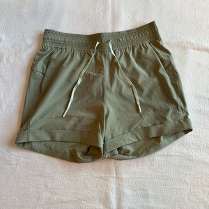 Lululemon Spring Break Away Short 4-way Stretch 3" - Sea Moss